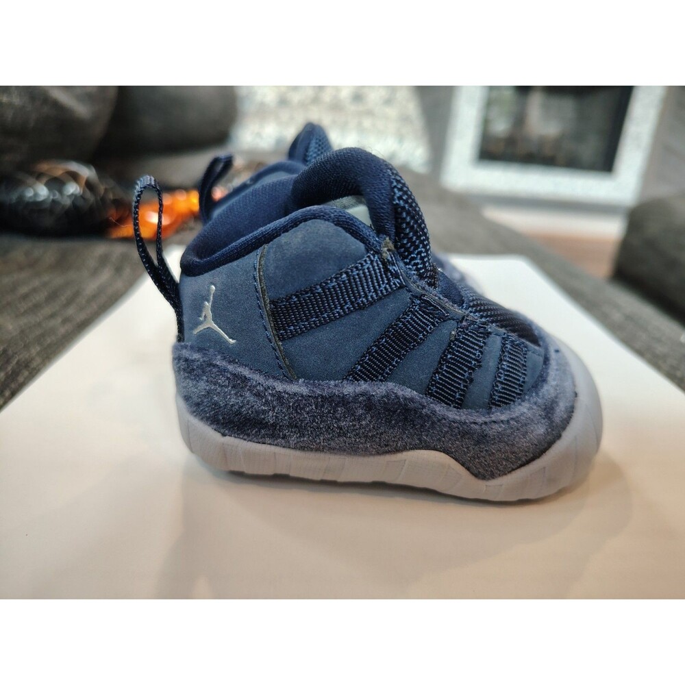 Jordan 11 Retro Midnight Navy Velvet Toddler Sneakers 2C FB1968-441 Crib Shoes